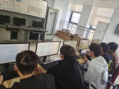 軌道交通學院組織學生參加2022年安徽省職業院校技能大賽(高職組)機械成圖技術賽項計算機技術培訓